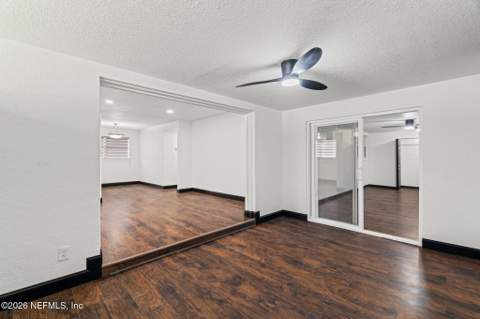 7032 Deauville Road, Jacksonville FL - photo 15 of 44