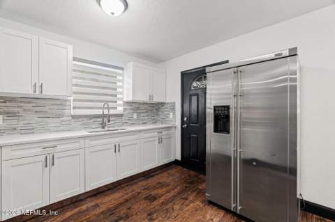 7032 Deauville Road, Jacksonville FL - photo 12 of 44