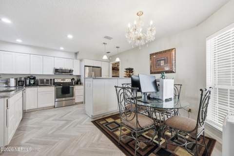 10155 Brookwood Forest Boulevard, Jacksonville FL - photo 9 of 36