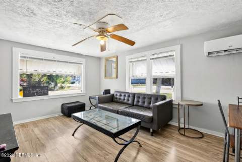 5021 Shannon Avenue, Jacksonville FL - photo 6 of 20