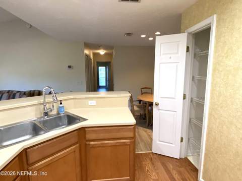 13715 Richmond Park Drive #708, Jacksonville FL - photo 11 of 26
