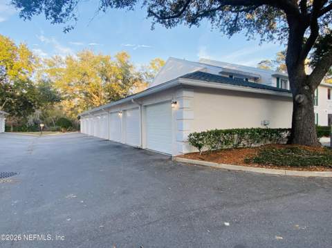 13715 Richmond Park Drive #708, Jacksonville FL - photo 23 of 26