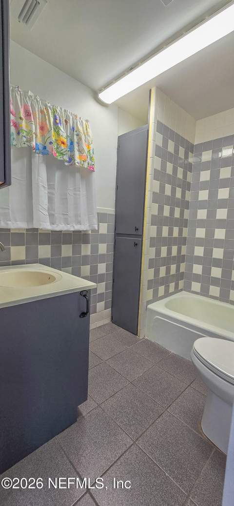 6251 Dunn Avenue, Jacksonville FL - photo 10 of 29