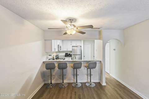 4955 Knightsbridge Circle, Jacksonville FL - photo 12 of 21