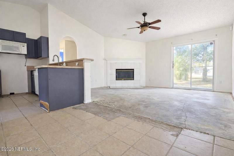 4 bedroom Single Family Residence at 735 Chestnut Oak Drive, Oakleigh Pointe, Jacksonville — photo 3