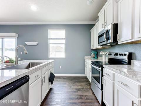 6925 Sandle Drive, Jacksonville FL - photo 8 of 35