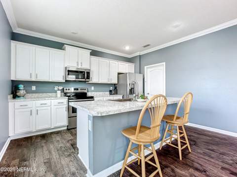 6925 Sandle Drive, Jacksonville FL - photo 9 of 35
