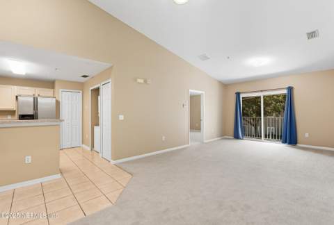 6069 Maggies Circle #115, Jacksonville FL - photo 7 of 36