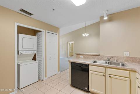 6069 Maggies Circle #115, Jacksonville FL - photo 13 of 36