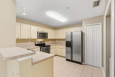 6069 Maggies Circle #115, Jacksonville FL - photo 15 of 36