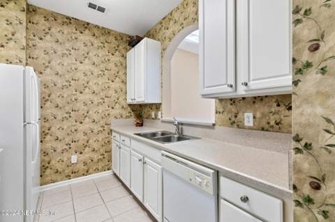 7801 Point Meadows Drive #8406, Jacksonville FL - photo 6 of 52