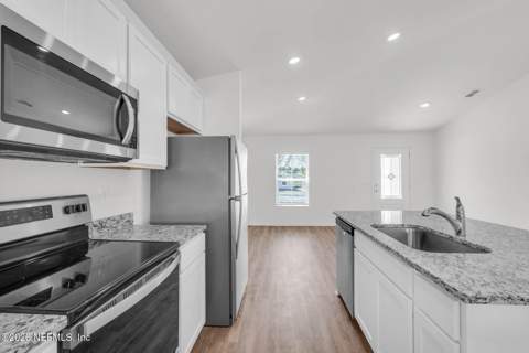 12459 Big Juniper Drive, Jacksonville FL - photo 8 of 19