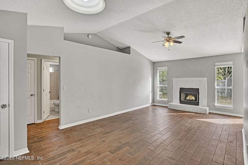 3 bedroom Single Family Residence at 6975 Huntington Woods Circle, Huntington Woods, Jacksonville — photo 5