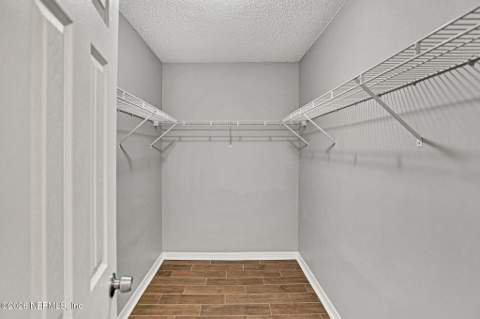 6975 Huntington Woods Circle, Jacksonville FL - photo 14 of 25