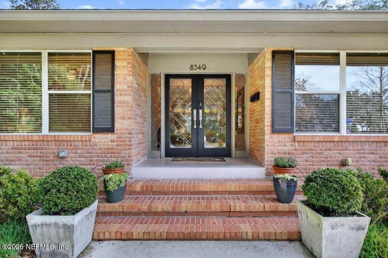 3 bedroom Single Family Residence at 8349 Kim Road, Montclair, Jacksonville — photo 2