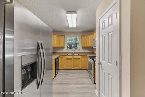 4527 Clairmont Road, Jacksonville FL - photo 13 of 41