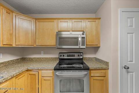 4527 Clairmont Road, Jacksonville FL - photo 14 of 41