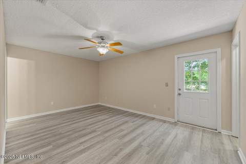 4527 Clairmont Road, Jacksonville FL - photo 19 of 41