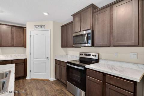 6260 Bucking Bronco Drive, Jacksonville FL - photo 21 of 63
