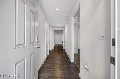 6260 Bucking Bronco Drive, Jacksonville FL - photo 7 of 63