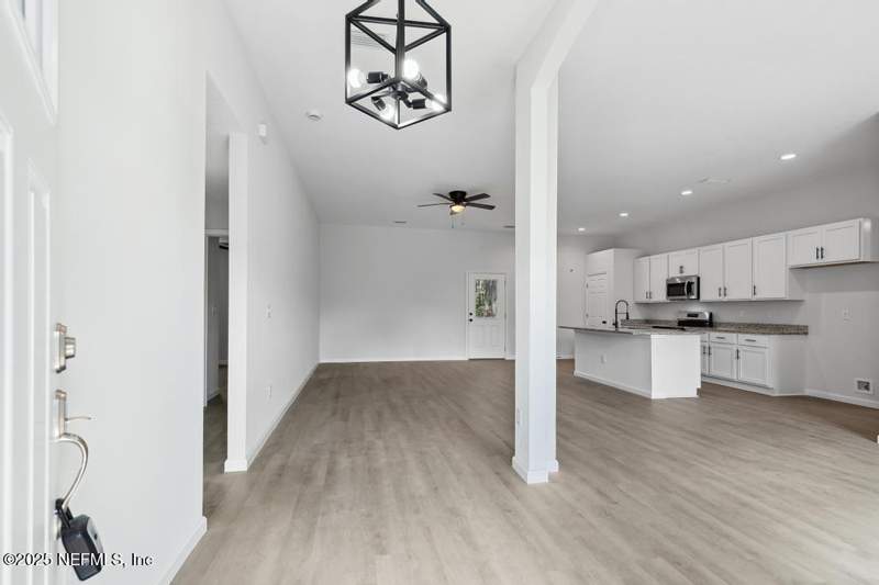 3 bedroom Single Family Residence at 6894 Barney Road, Lincoln Villas, Jacksonville — photo 5