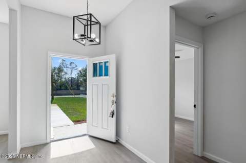 6894 Barney Road, Jacksonville FL - photo 6 of 37