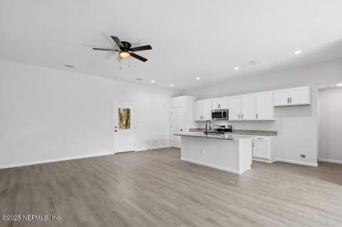 6894 Barney Road, Jacksonville FL - photo 10 of 37