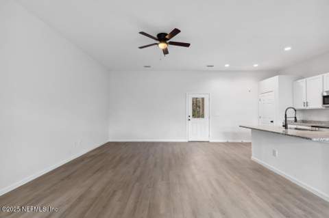 6894 Barney Road, Jacksonville FL - photo 11 of 37