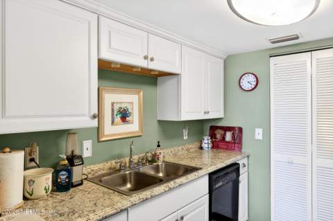 2912 St Johns Avenue #23, Jacksonville FL - photo 8 of 20
