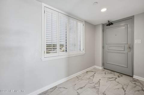 4401 Lakeside Drive #804, Jacksonville FL - photo 8 of 73