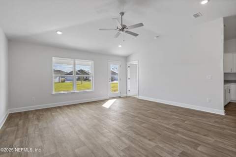 8363 Helmsley Boulevard, Jacksonville FL - photo 8 of 22