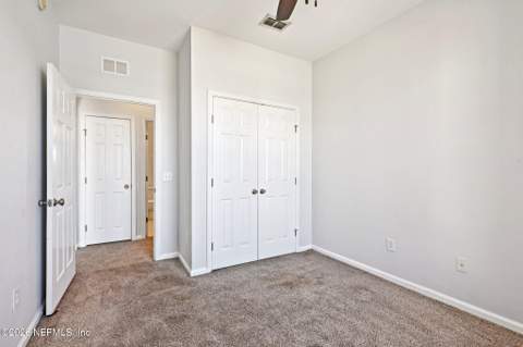 7801 Point Meadows Drive #8209, Jacksonville FL - photo 17 of 31