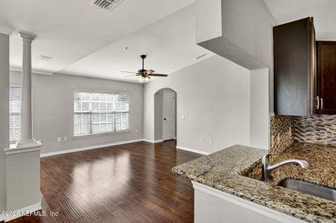 7800 Point Meadows Drive #631, Jacksonville FL - photo 11 of 27