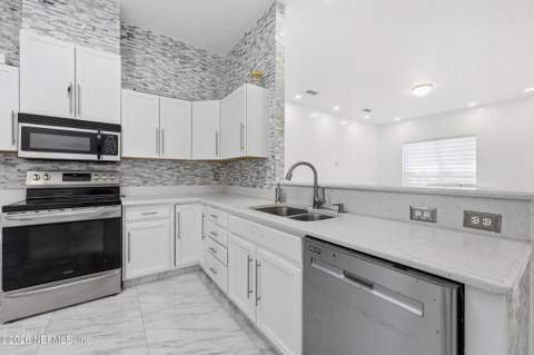 10858 Hamilton Downs Court, Jacksonville FL - photo 14 of 44