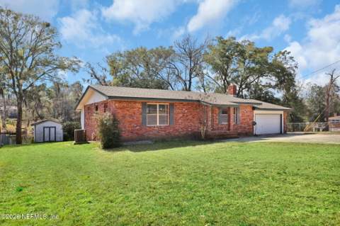 929 Lake Asbury Drive, Green Cove Springs FL - photo 10 of 48