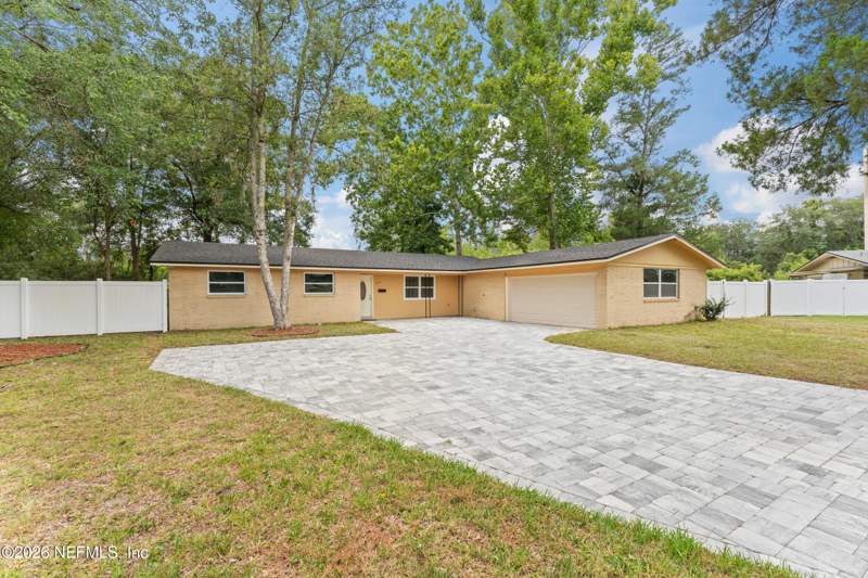 4 bedroom Single Family Residence at 688 Claire Lane, Orange Park, Orange Park — photo 2