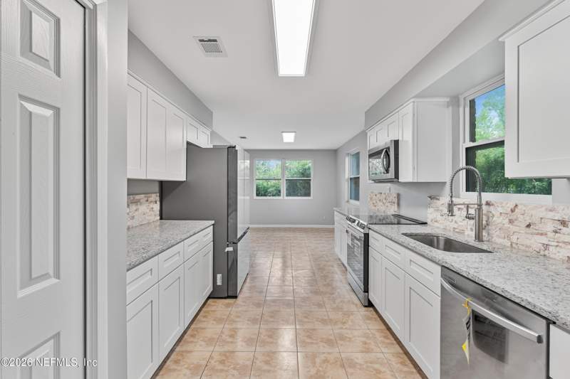 4 bedroom Single Family Residence at 688 Claire Lane, Orange Park, Orange Park — photo 4