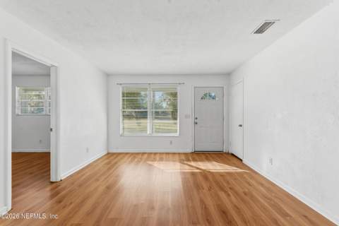 8843 Darlington Drive, Jacksonville FL - photo 8 of 32
