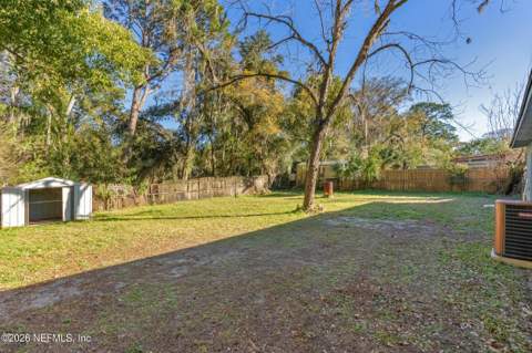 8843 Darlington Drive, Jacksonville FL - photo 15 of 32