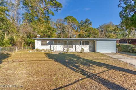 8843 Darlington Drive, Jacksonville FL - photo 18 of 32