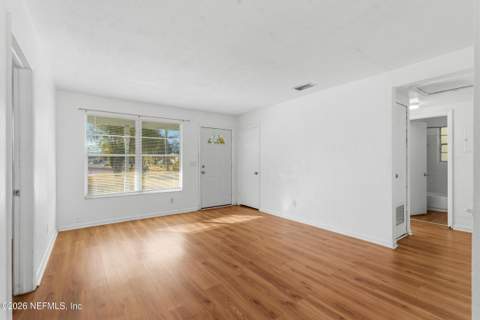 8843 Darlington Drive, Jacksonville FL - photo 6 of 32