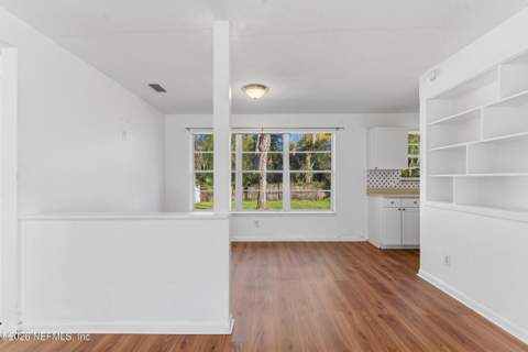 8843 Darlington Drive, Jacksonville FL - photo 21 of 32