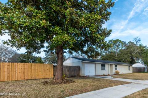 11605 Bayou Road, Jacksonville FL - photo 8 of 39