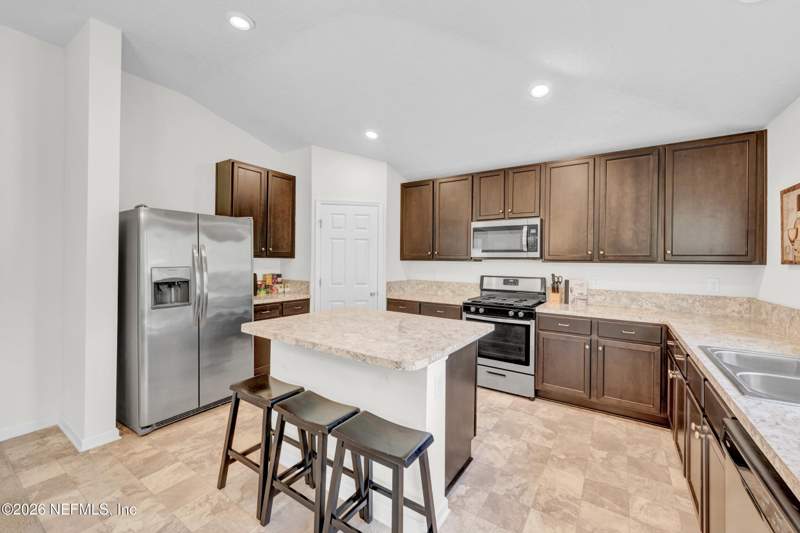 3 bedroom Single Family Residence at 7657 Sunnydale Lane, Copperleaf, Jacksonville — photo 3