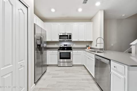 2552 Sandy Dune Drive, Jacksonville FL - photo 15 of 42