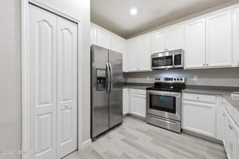 2552 Sandy Dune Drive, Jacksonville FL - photo 16 of 42