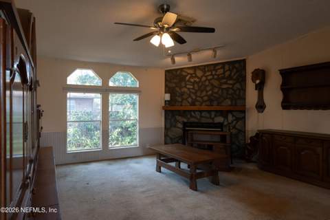 8215 Lenox Avenue, Jacksonville FL - photo 6 of 35