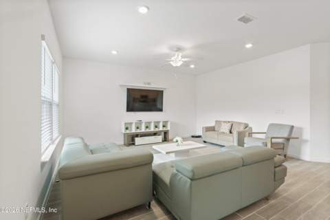 9840 Lemon Balm Way, Jacksonville FL - photo 18 of 33