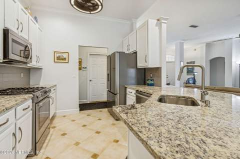 1521 Amelia Circle, Fernandina Beach FL - photo 16 of 46