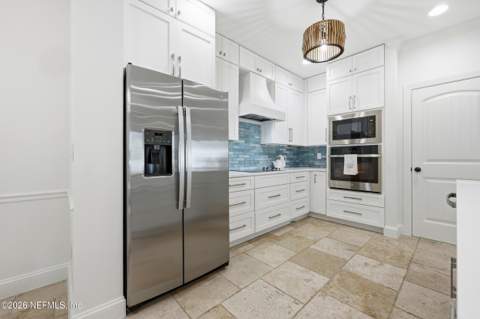 129 11th Avenue #B, Jacksonville Beach FL - photo 10 of 69